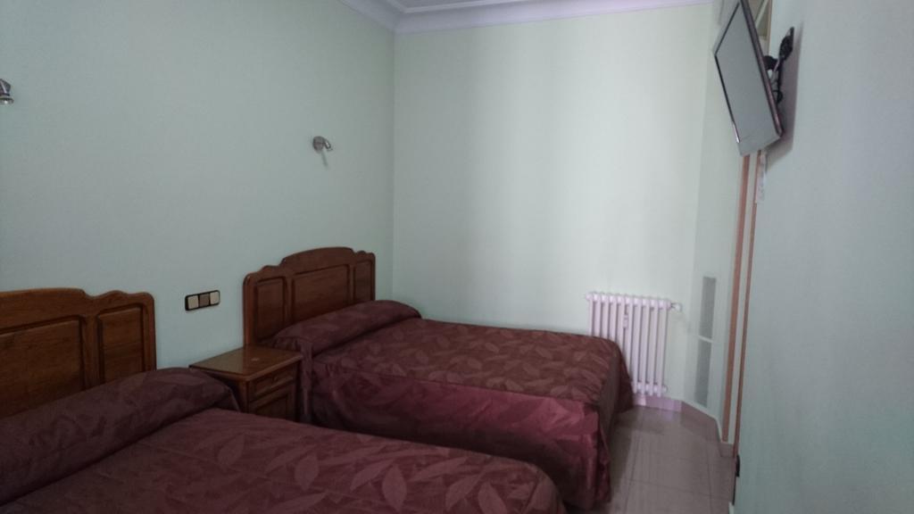 Hostal Retiro مدريد الغرفة الصورة