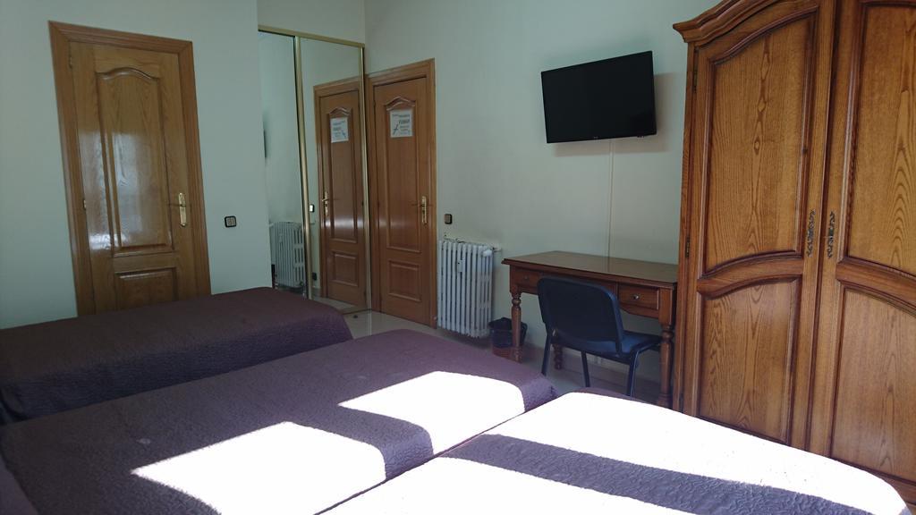Hostal Retiro مدريد الغرفة الصورة